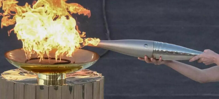 Passage de la flamme olympique par les enfants de notre commune le 22 juin 2024